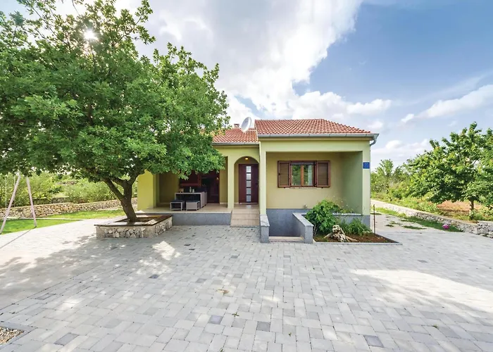 펜션 Two-bedroom In Biograd Lisane Tinjske