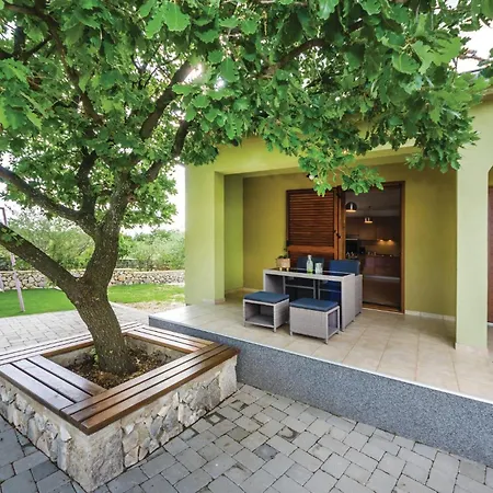 Two-bedroom In Biograd Lisane Tinjske