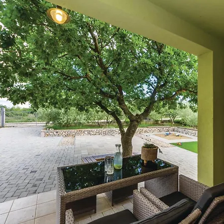 Two-bedroom In Biograd * Lisane Tinjske