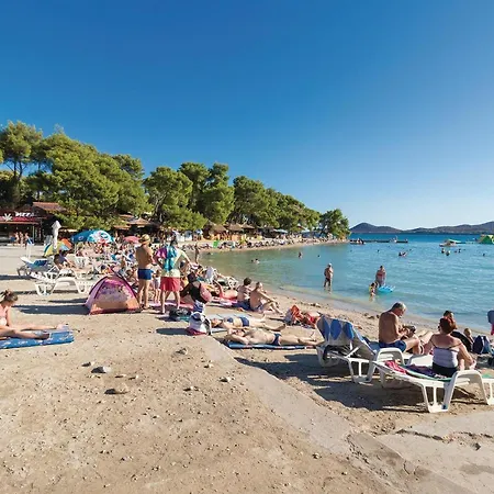 בית נופש Awesome In Biograd Lisane Tinjske
