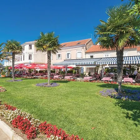 Two-bedroom In Biograd Lisane Tinjske