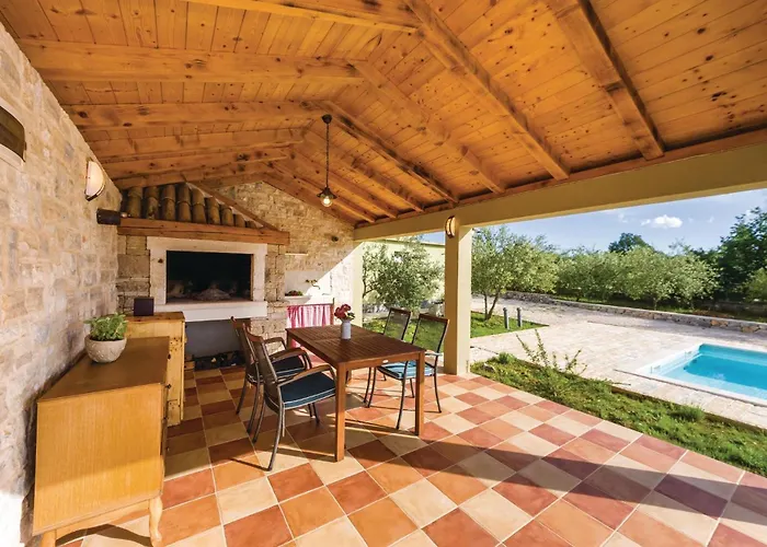 Дом отдыха Two-bedroom In Biograd *