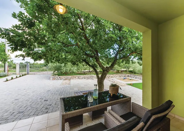 Two-bedroom In Biograd * Lisane Tinjske