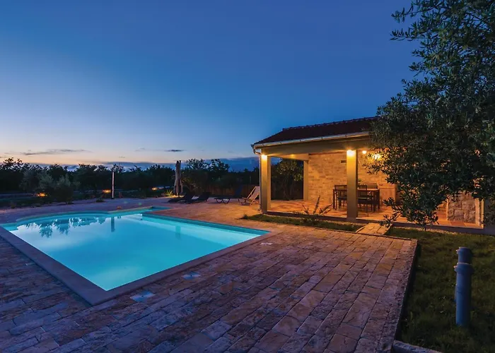 Two-bedroom In Biograd Дом отдыха Lisane Tinjske