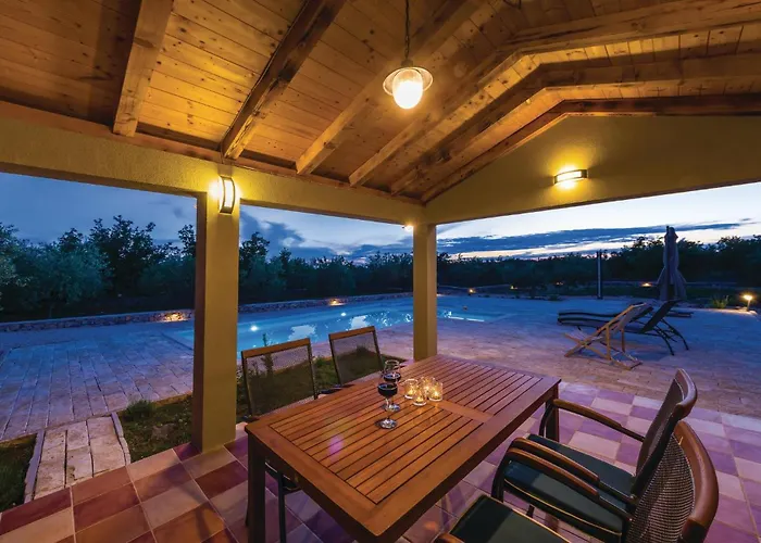 Two-bedroom In Biograd Lisane Tinjske