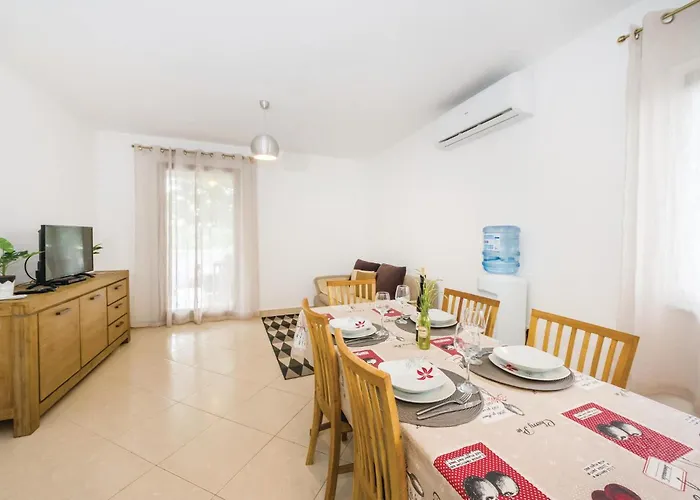 Two-bedroom In Biograd Дом отдыха
