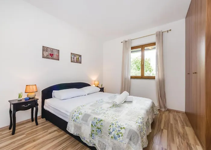 Two-bedroom In Biograd * Lisane Tinjske